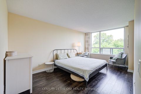 Photo 22 at 605 - 238 Doris Avenue, Willowdale East, Toronto