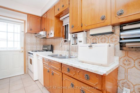Photo 13 at 610 Lauder Avenue, Oakwood Village, Toronto
