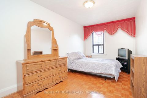 Photo 23 at 610 Lauder Avenue, Oakwood Village, Toronto