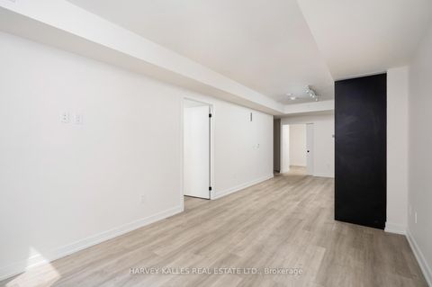 Photo 13 at 507 - 2 Augusta Avenue, Waterfront Communities C1, Toronto