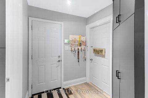 Photo 23 at 17 Chamberlain Court, Nobleton, King