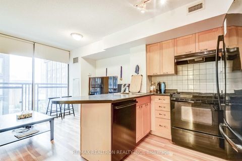 Photo 14 at 914 - 75 Dalhousie Street, Yonge Corridor, Toronto