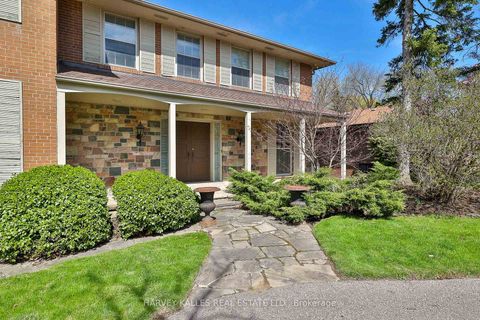 Photo 2 at 38 Fifeshire Road, Windfields, Toronto