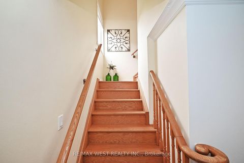 Photo 17 at 348 Brownridge Drive, Brownridge, Vaughan