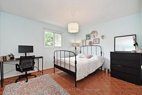 Photo 19 at 348 Brownridge Drive, Brownridge, Vaughan