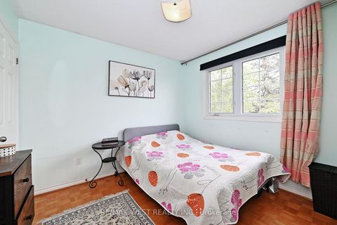 Photo 22 at 348 Brownridge Drive, Brownridge, Vaughan