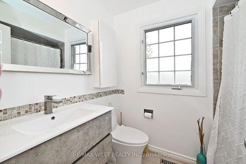 Photo 23 at 348 Brownridge Drive, Brownridge, Vaughan