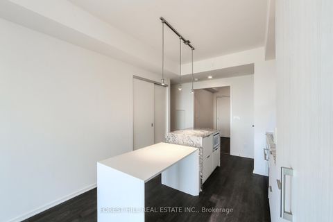 Photo 17 at 6508 - 1 Bloor Street E, Yonge Corridor, Toronto