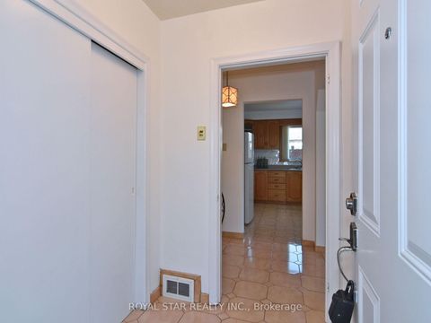Photo 3 at 25 Diana Drive, CFB, Toronto