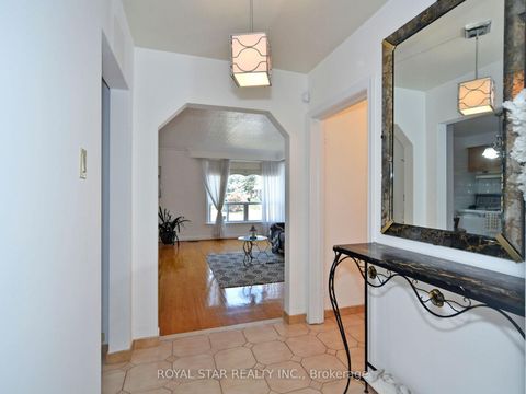 Photo 5 at 25 Diana Drive, CFB, Toronto