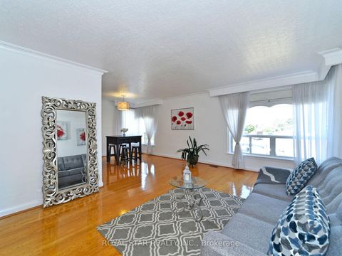 Photo 8 at 25 Diana Drive, CFB, Toronto