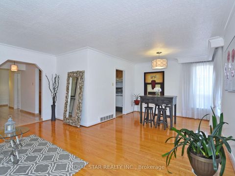 Photo 9 at 25 Diana Drive, CFB, Toronto