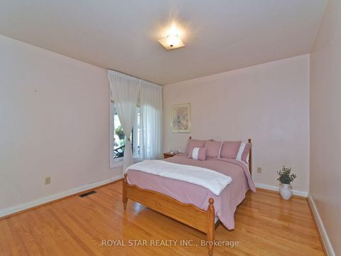 Photo 15 at 25 Diana Drive, CFB, Toronto
