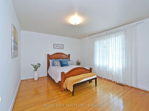 Photo 17 at 25 Diana Drive, CFB, Toronto
