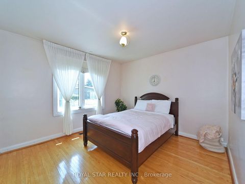 Photo 20 at 25 Diana Drive, CFB, Toronto