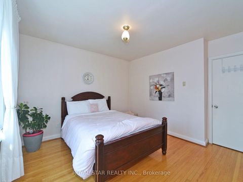 Photo 21 at 25 Diana Drive, CFB, Toronto