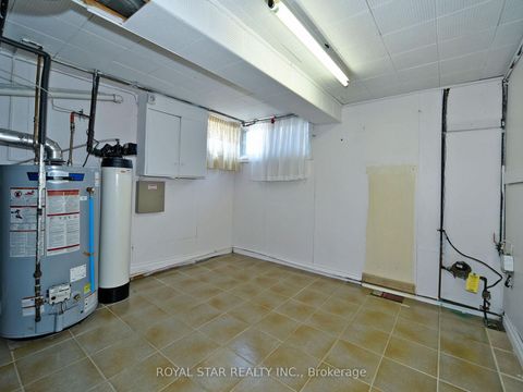 Photo 31 at 25 Diana Drive, CFB, Toronto