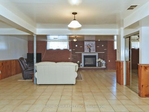 Photo 33 at 25 Diana Drive, CFB, Toronto