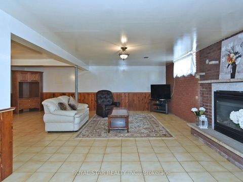 Photo 35 at 25 Diana Drive, CFB, Toronto
