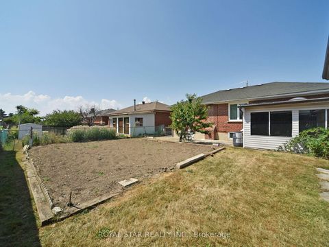 Photo 46 at 25 Diana Drive, CFB, Toronto