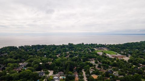 Photo 4 at 535 Taplow Crescent, BR Bronte, Oakville