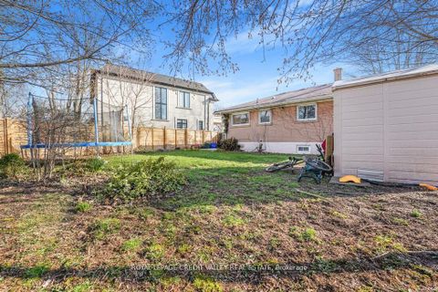 Photo 18 at 535 Taplow Crescent, BR Bronte, Oakville