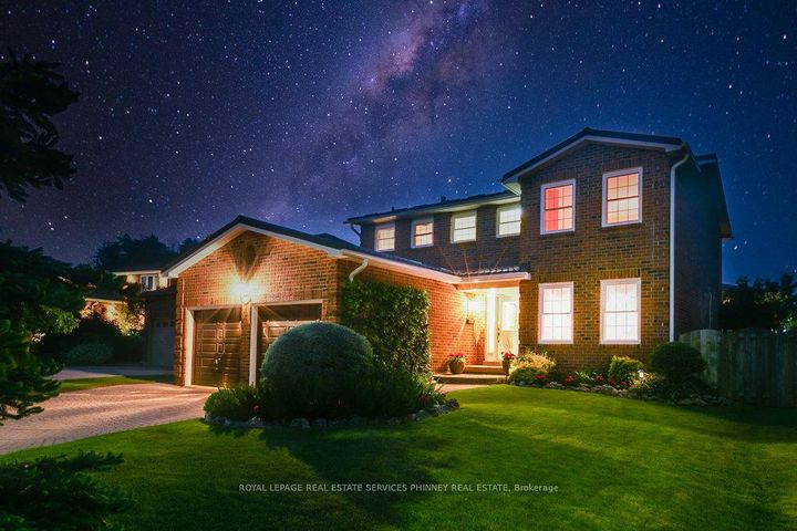 Photo 1 at 2289 Beejay Court, Streetsville, Mississauga