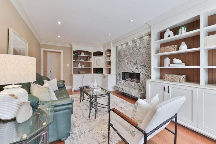 Photo 14 at 2289 Beejay Court, Streetsville, Mississauga