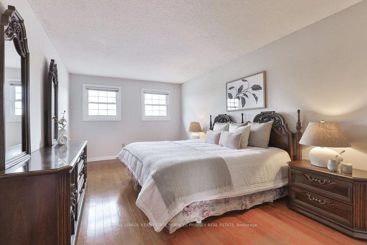 Photo 19 at 2289 Beejay Court, Streetsville, Mississauga
