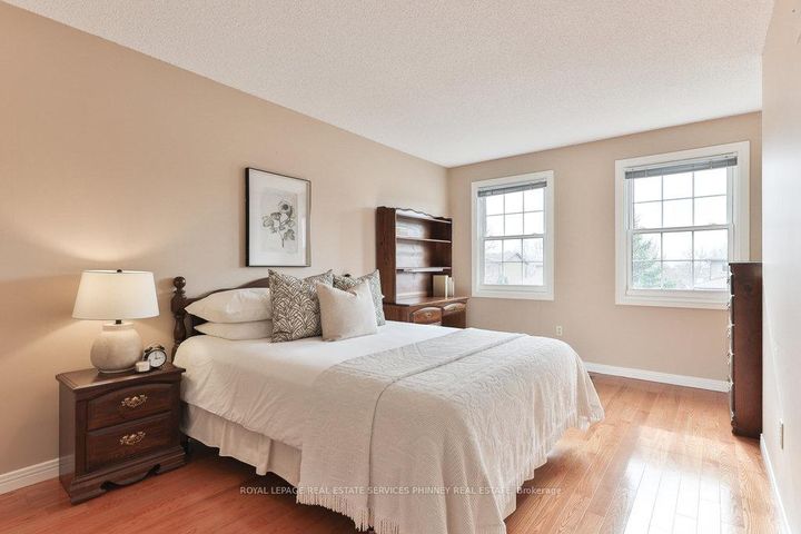Photo 23 at 2289 Beejay Court, Streetsville, Mississauga