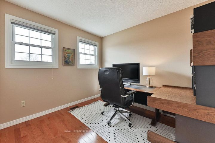 Photo 24 at 2289 Beejay Court, Streetsville, Mississauga
