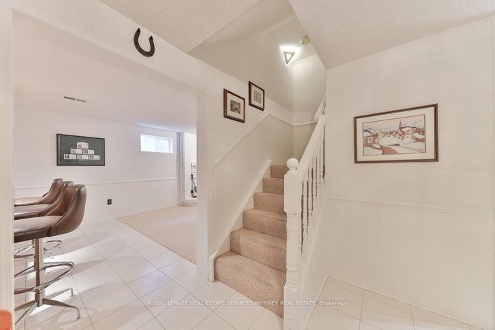 Photo 26 at 2289 Beejay Court, Streetsville, Mississauga
