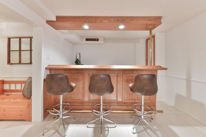Photo 27 at 2289 Beejay Court, Streetsville, Mississauga