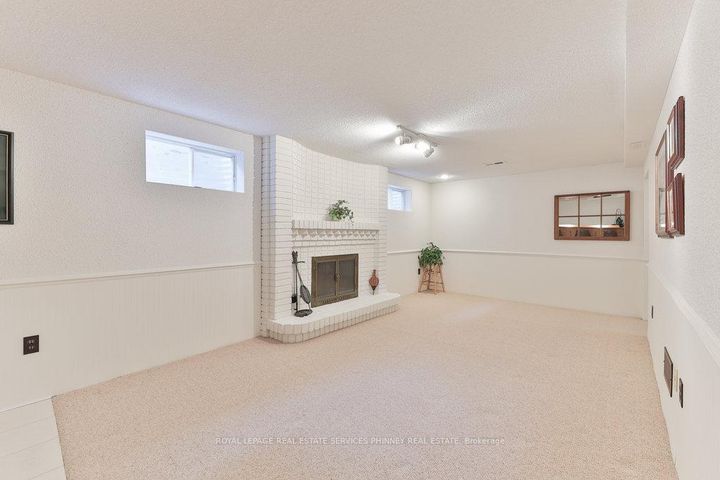 Photo 28 at 2289 Beejay Court, Streetsville, Mississauga