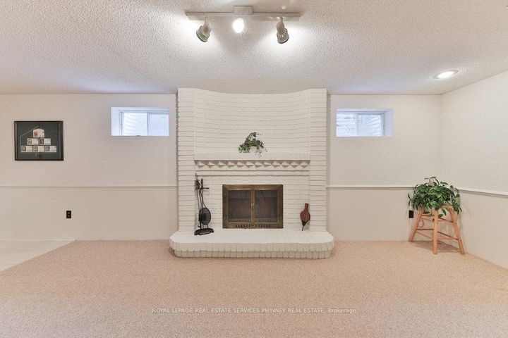 Photo 29 at 2289 Beejay Court, Streetsville, Mississauga
