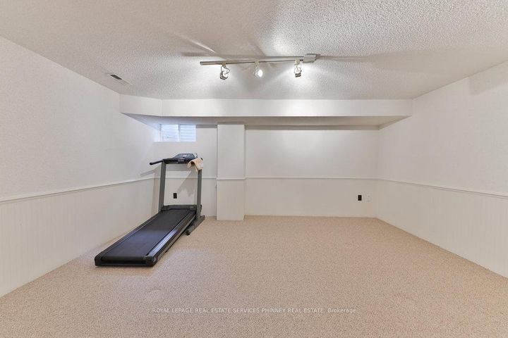 Photo 30 at 2289 Beejay Court, Streetsville, Mississauga