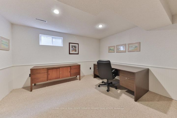 Photo 31 at 2289 Beejay Court, Streetsville, Mississauga