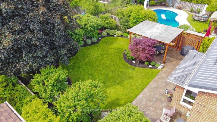 Photo 34 at 2289 Beejay Court, Streetsville, Mississauga