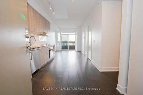Photo 4 at 220 - 7 Kenaston Gardens E, Bayview Village, Toronto