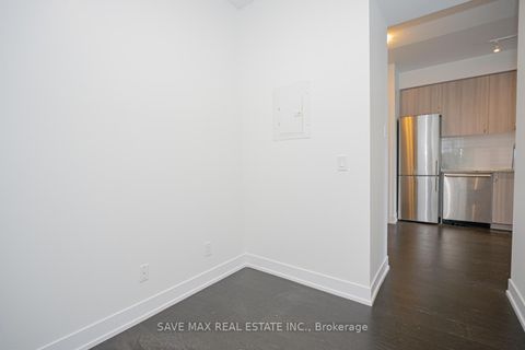 Photo 11 at 220 - 7 Kenaston Gardens E, Bayview Village, Toronto