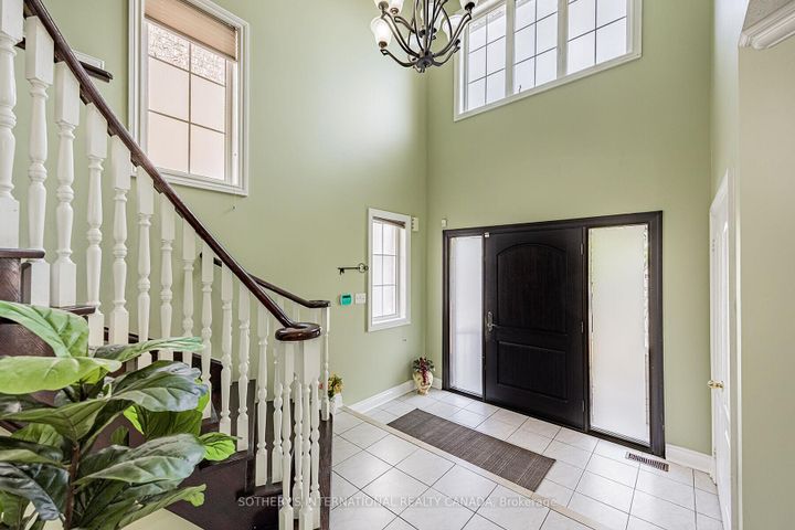 Photo 3 at 5930 Bassinger Place, Churchill Meadows, Mississauga