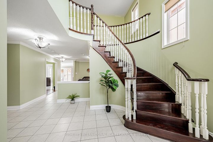 Photo 4 at 5930 Bassinger Place, Churchill Meadows, Mississauga
