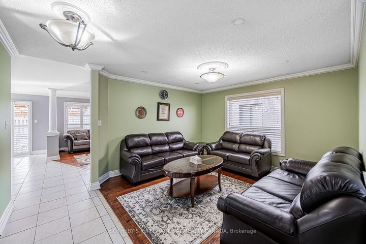 Photo 5 at 5930 Bassinger Place, Churchill Meadows, Mississauga