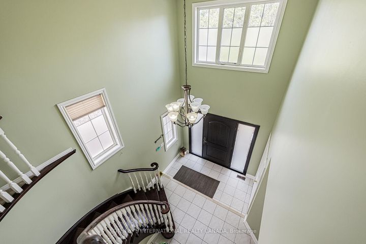Photo 15 at 5930 Bassinger Place, Churchill Meadows, Mississauga