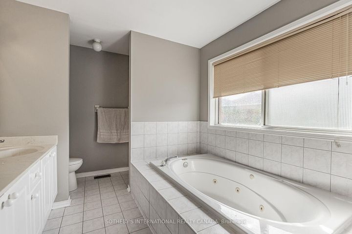 Photo 20 at 5930 Bassinger Place, Churchill Meadows, Mississauga