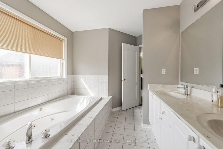 Photo 21 at 5930 Bassinger Place, Churchill Meadows, Mississauga