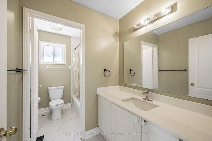 Photo 25 at 5930 Bassinger Place, Churchill Meadows, Mississauga