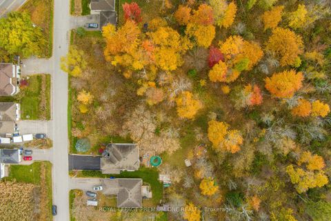Photo 8 at 909C Willow Street, Lefroy, Innisfil