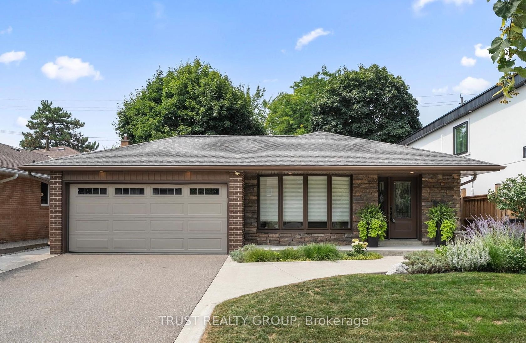 18 Deanecrest Road, West Deane, Toronto 