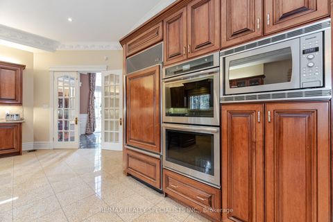 Photo 13 at 23 Maryvale Crescent, South Richvale, Richmond Hill